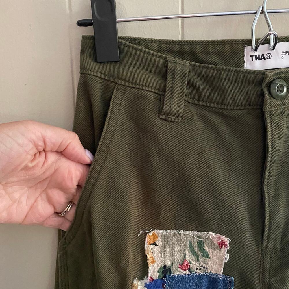 TNA Aritzia Green Straight Leg Cargo Patchwork Pants High Rise Reworked Women 0 - Picture 4 of 12